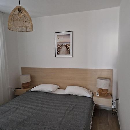 Sea Point Apart Hotel Tivat Buitenkant foto