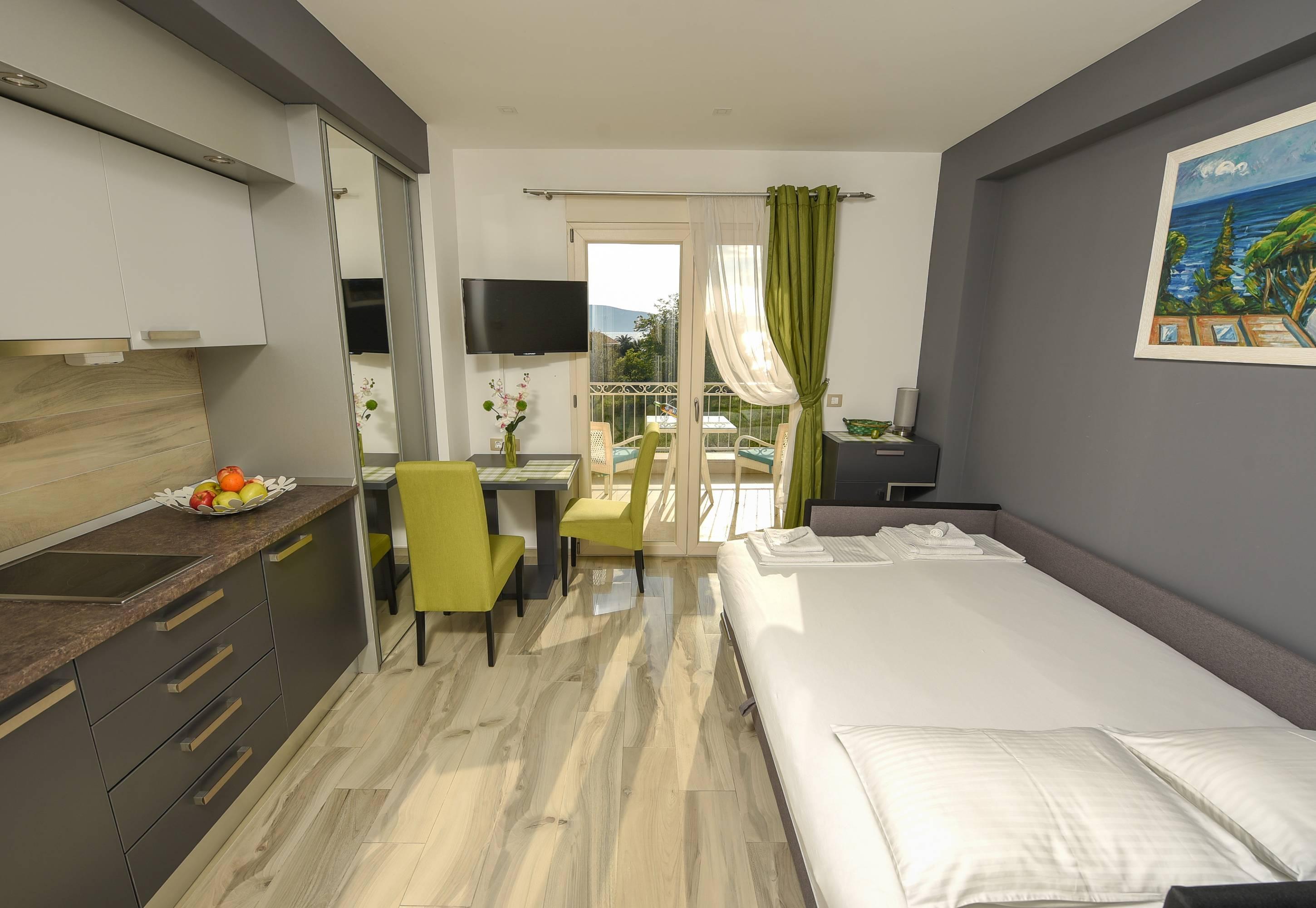 Sea Point Apart Hotel Tivat Buitenkant foto