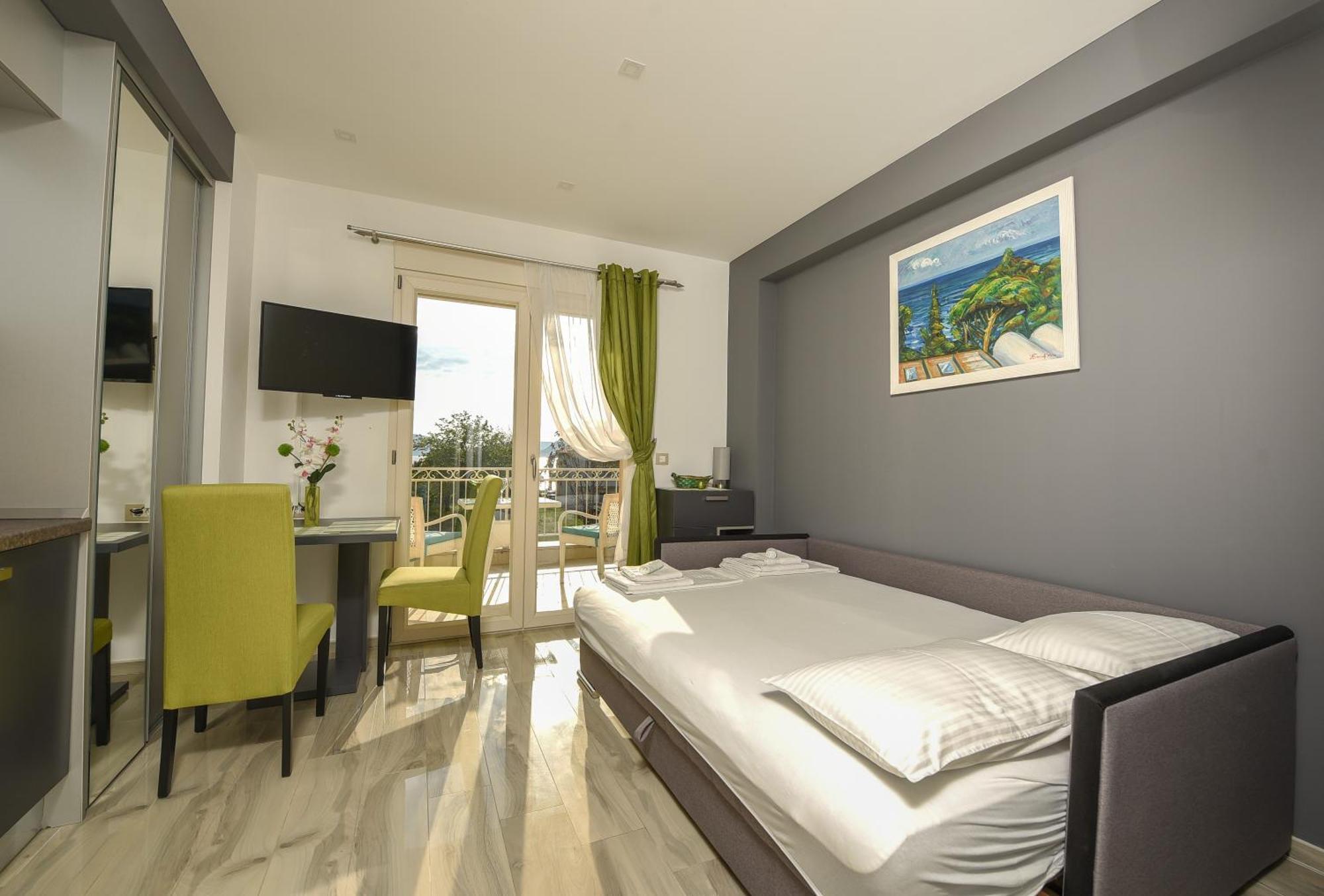Sea Point Apart Hotel Tivat Buitenkant foto