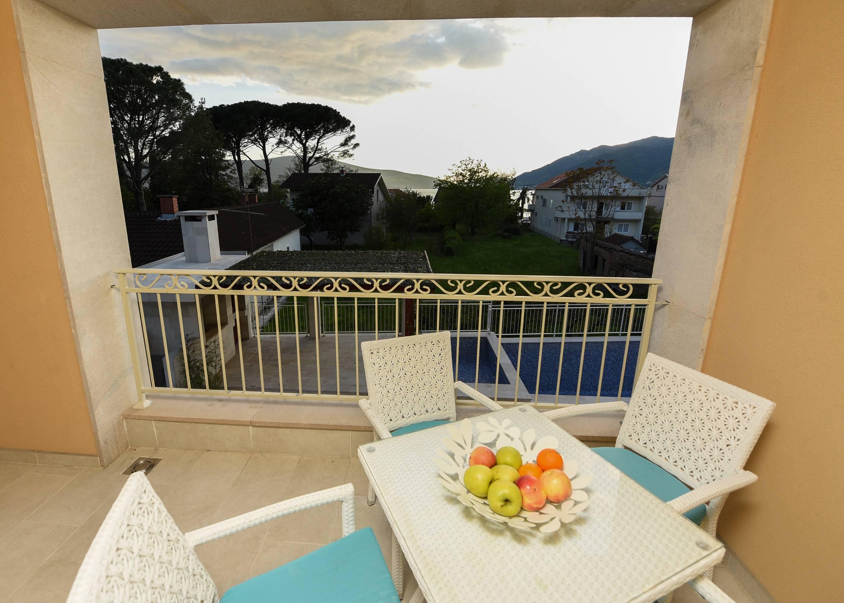 Sea Point Apart Hotel Tivat Buitenkant foto