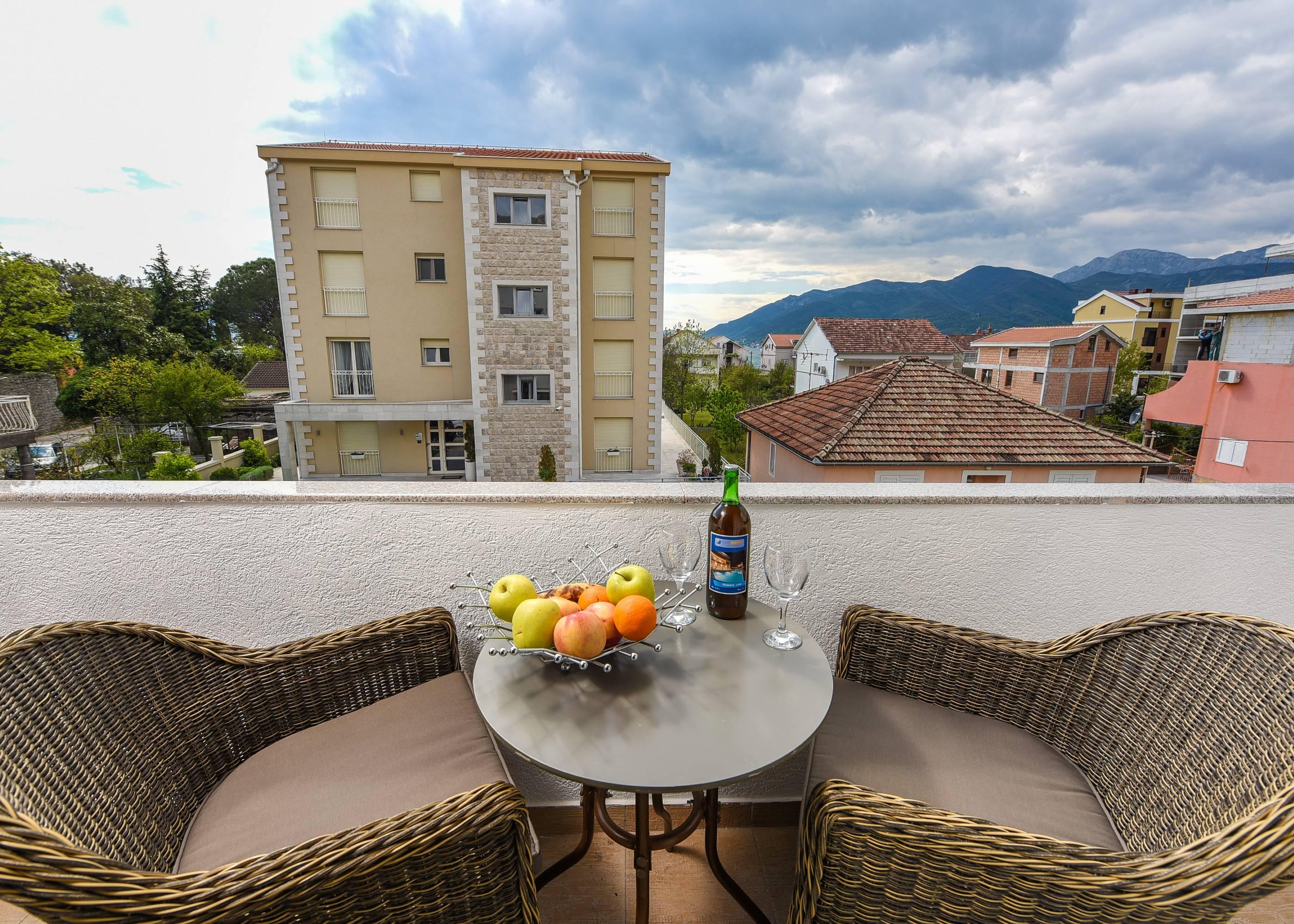 Sea Point Apart Hotel Tivat Buitenkant foto