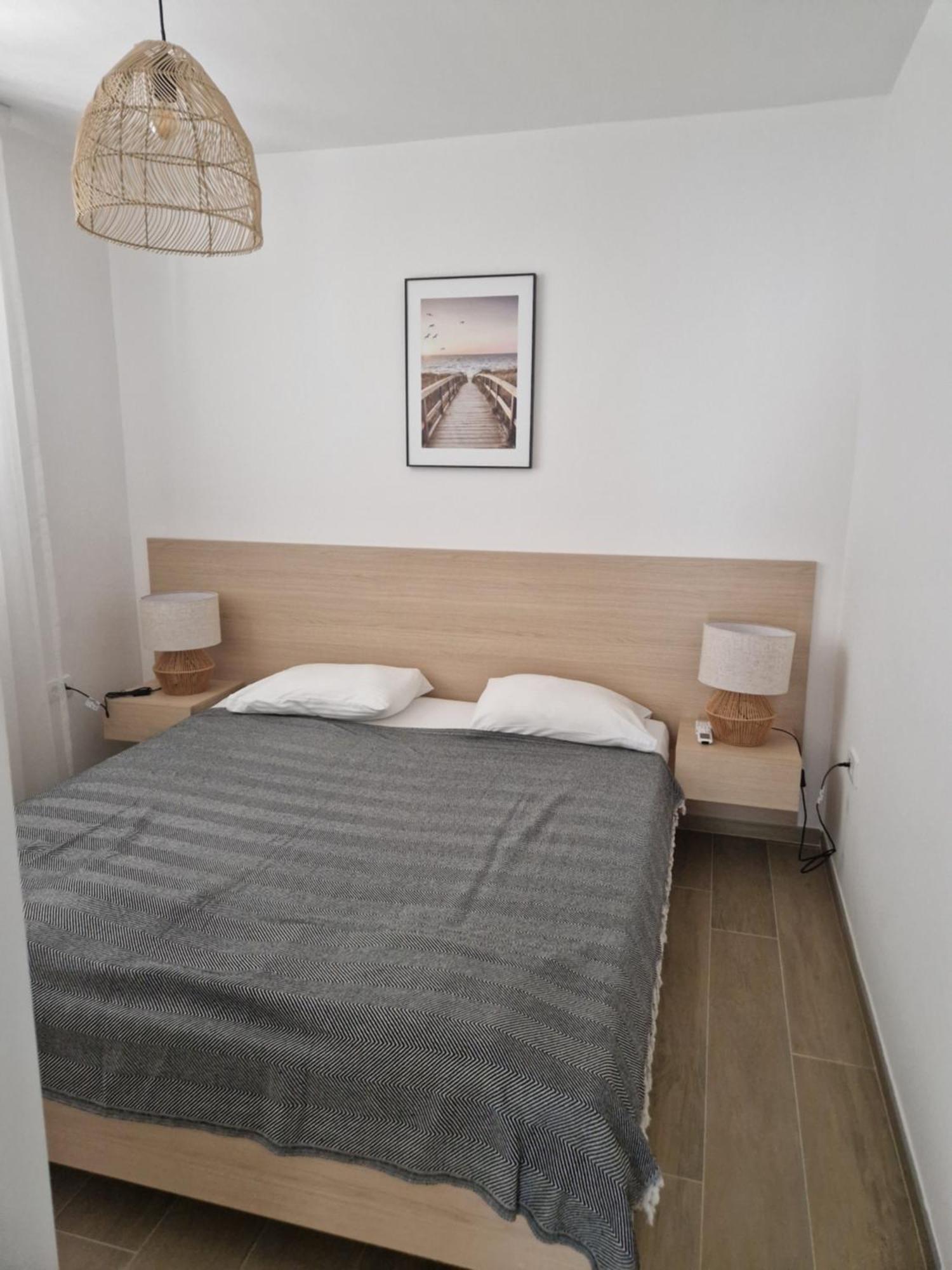 Sea Point Apart Hotel Tivat Buitenkant foto