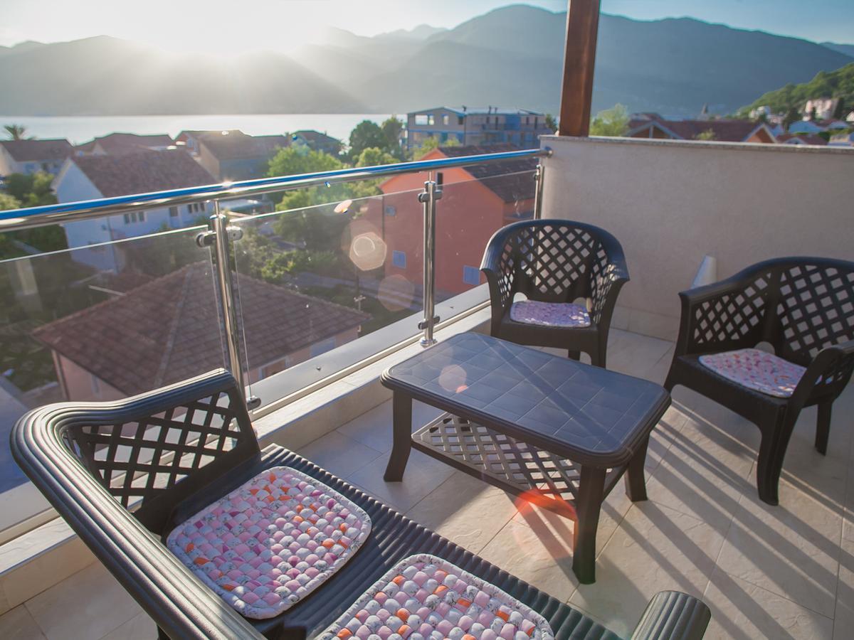 Sea Point Apart Hotel Tivat Buitenkant foto