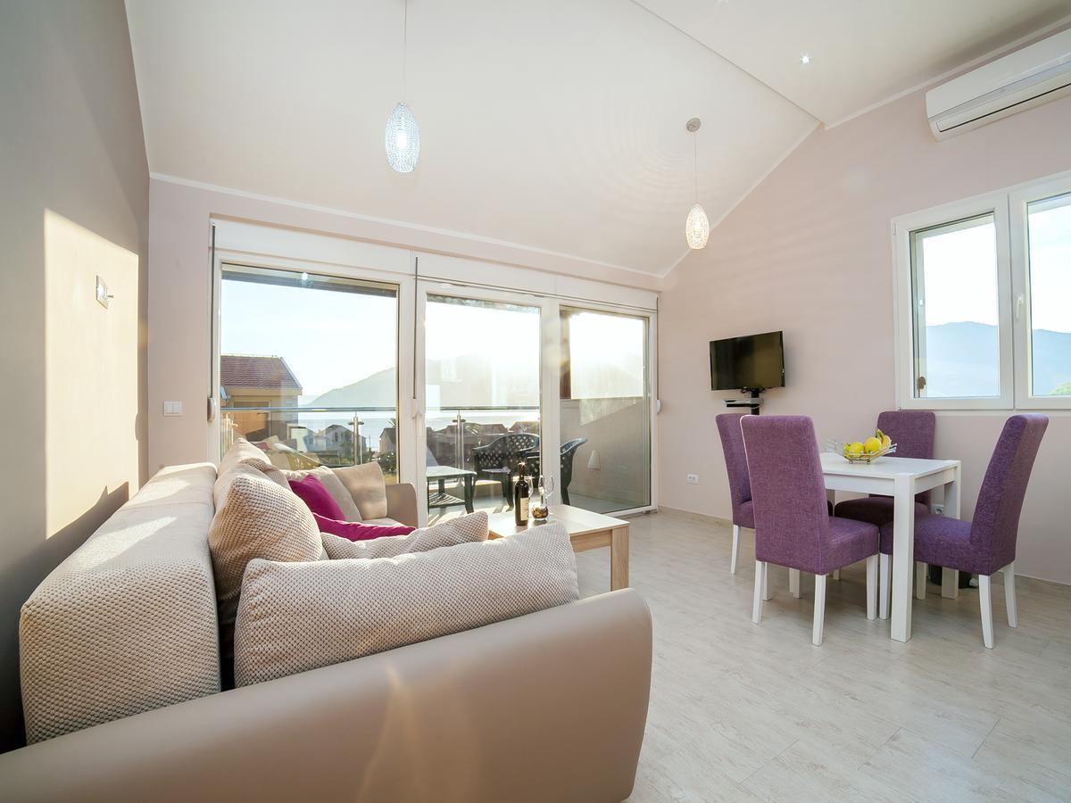 Sea Point Apart Hotel Tivat Buitenkant foto