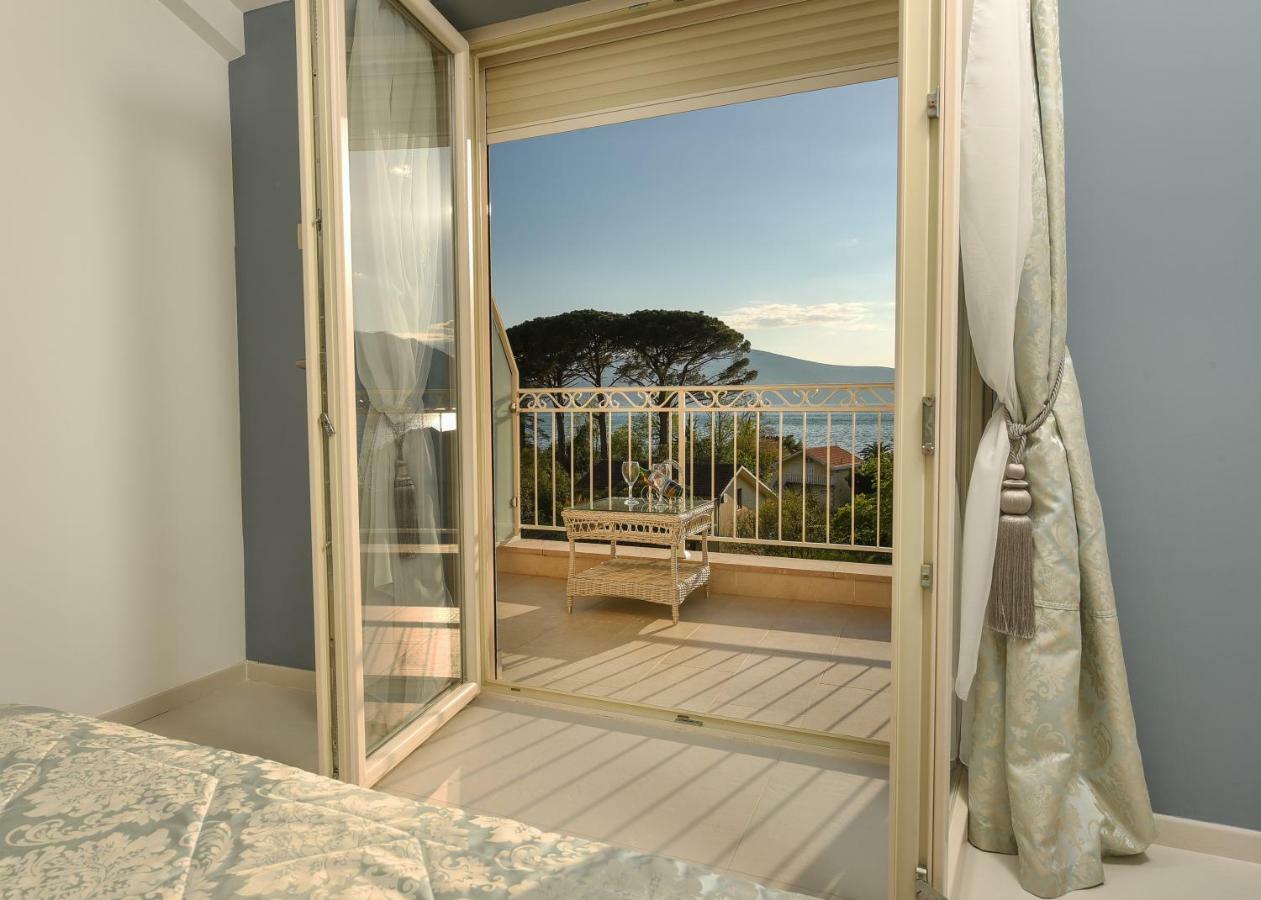 Sea Point Apart Hotel Tivat Buitenkant foto