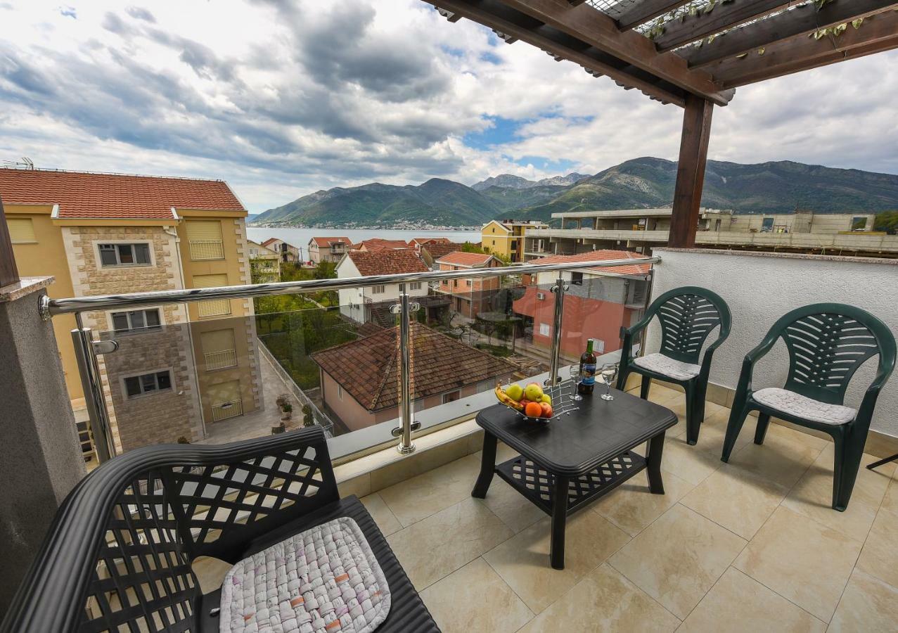Sea Point Apart Hotel Tivat Buitenkant foto
