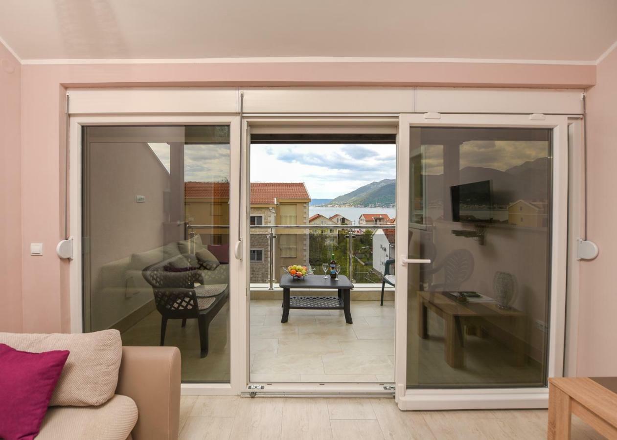 Sea Point Apart Hotel Tivat Buitenkant foto